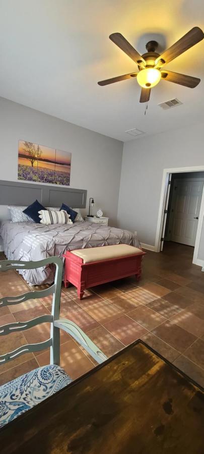 Hill Country Haute N Haus Relax And Renew Fischer Екстер'єр фото